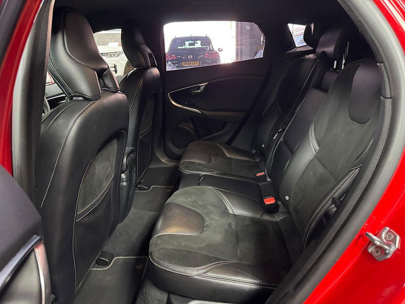 Volvo V40 2.0 D3 R-Design Nav Auto Euro 6 (s/s) 5dr 5dr Automatic 2025