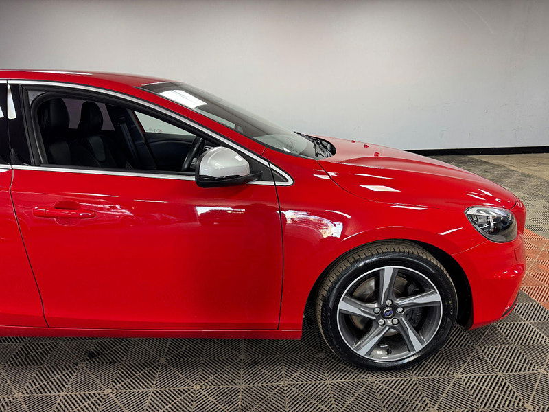 Volvo V40 2.0 D3 R-Design Nav Auto Euro 6 (s/s) 5dr 5dr Automatic 2025
