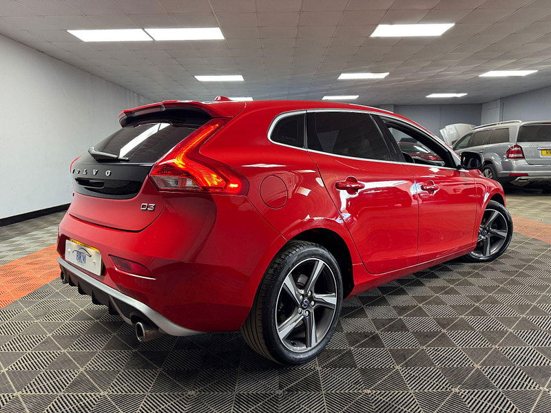 Volvo V40 2.0 D3 R-Design Nav Auto Euro 6 (s/s) 5dr 5dr Automatic 2025