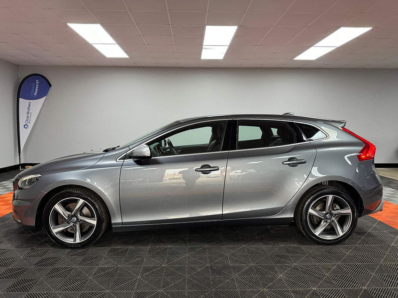 Volvo V40 2.0 D4 R-Design Lux Nav Auto Euro 6 (s/s) 5dr 5dr Automatic 2024