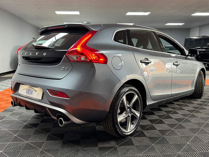 Volvo V40 2.0 D4 R-Design Lux Nav Auto Euro 6 (s/s) 5dr 5dr Automatic 2024