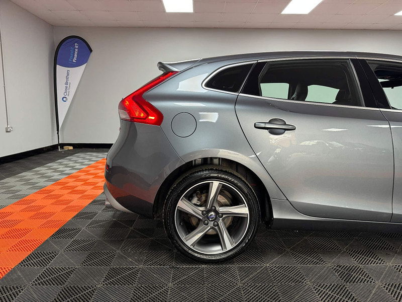 Volvo V40 2.0 D4 R-Design Lux Nav Auto Euro 6 (s/s) 5dr 5dr Automatic 2024