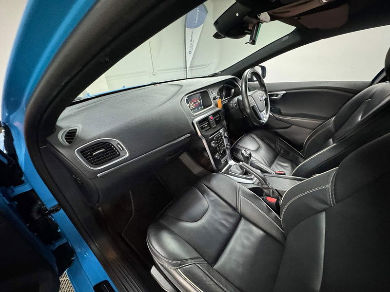 Volvo V40 2.0 D4 R-Design Lux Nav Euro 6 (s/s) 5dr 5dr Manual 2025