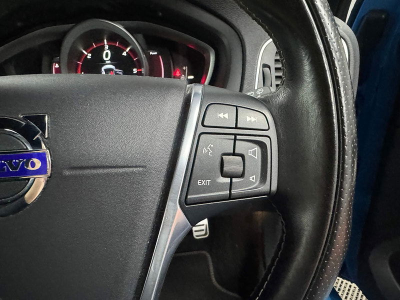 Volvo V40 2.0 D4 R-Design Lux Nav Euro 6 (s/s) 5dr 5dr Manual 2025