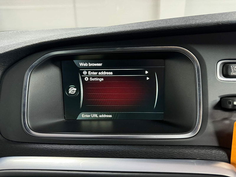 Volvo V40 2.0 D4 R-Design Lux Nav Euro 6 (s/s) 5dr 5dr Manual 2025