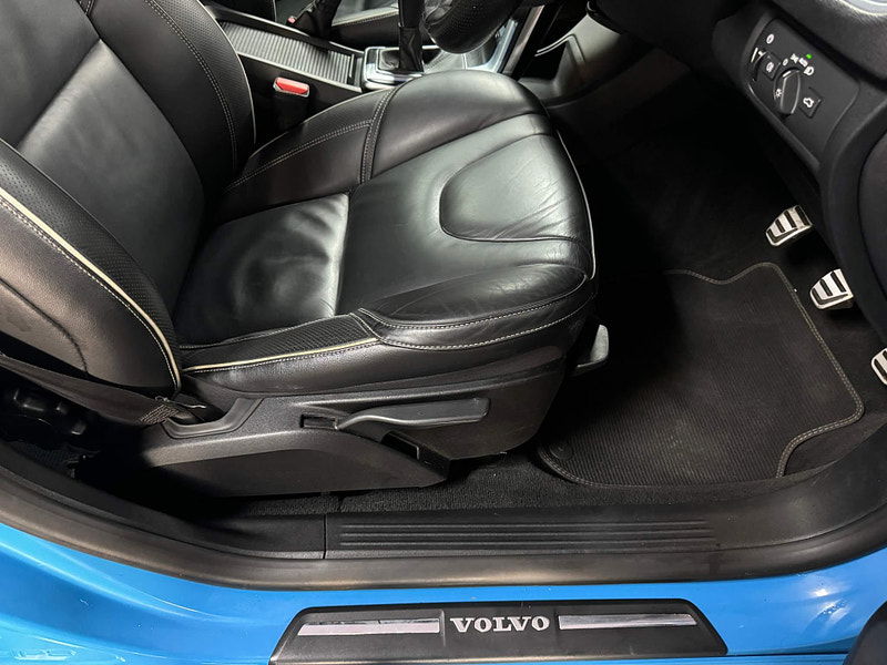 Volvo V40 2.0 D4 R-Design Lux Nav Euro 6 (s/s) 5dr 5dr Manual 2025
