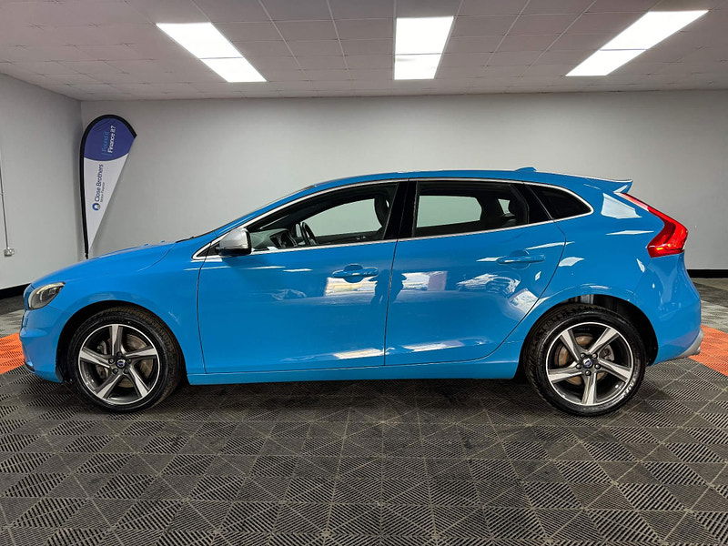 Volvo V40 2.0 D4 R-Design Lux Nav Euro 6 (s/s) 5dr 5dr Manual 2025