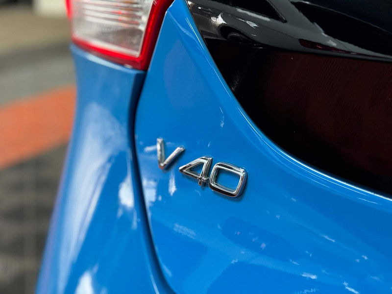Volvo V40 2.0 D4 R-Design Lux Nav Euro 6 (s/s) 5dr 5dr Manual 2025