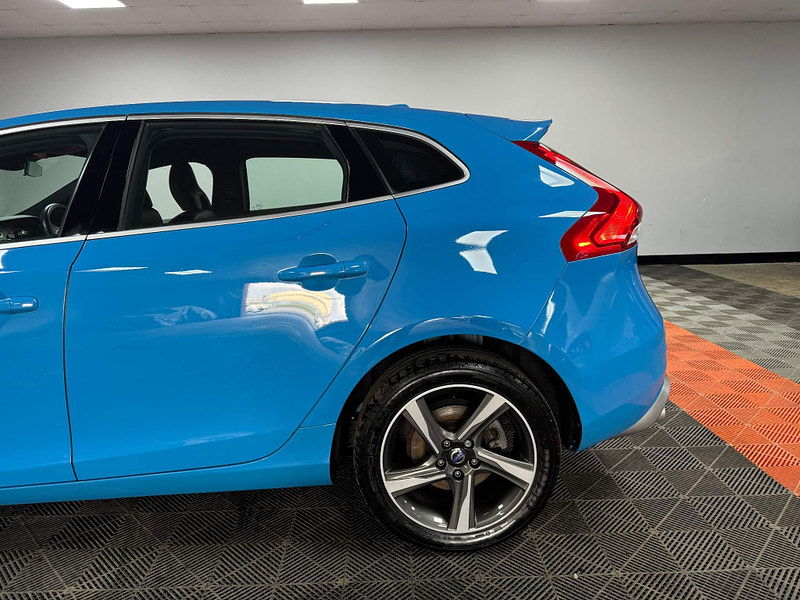 Volvo V40 2.0 D4 R-Design Lux Nav Euro 6 (s/s) 5dr 5dr Manual 2025