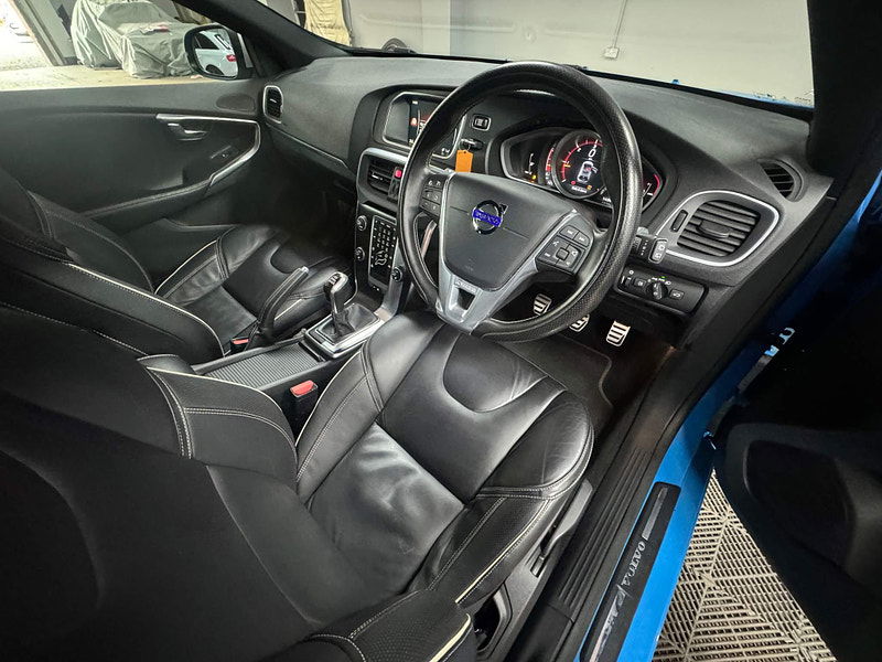 Volvo V40 2.0 D4 R-Design Lux Nav Euro 6 (s/s) 5dr 5dr Manual 2025