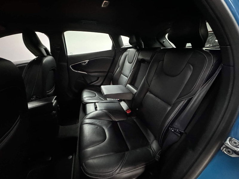 Volvo V40 2.0 D4 R-Design Lux Nav Euro 6 (s/s) 5dr 5dr Manual 2025