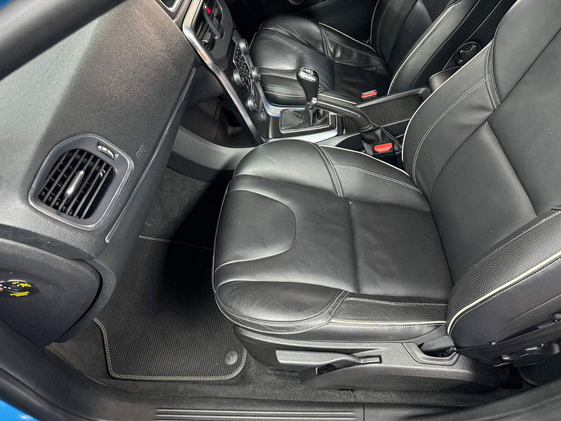 Volvo V40 2.0 D4 R-Design Lux Nav Euro 6 (s/s) 5dr 5dr Manual 2025