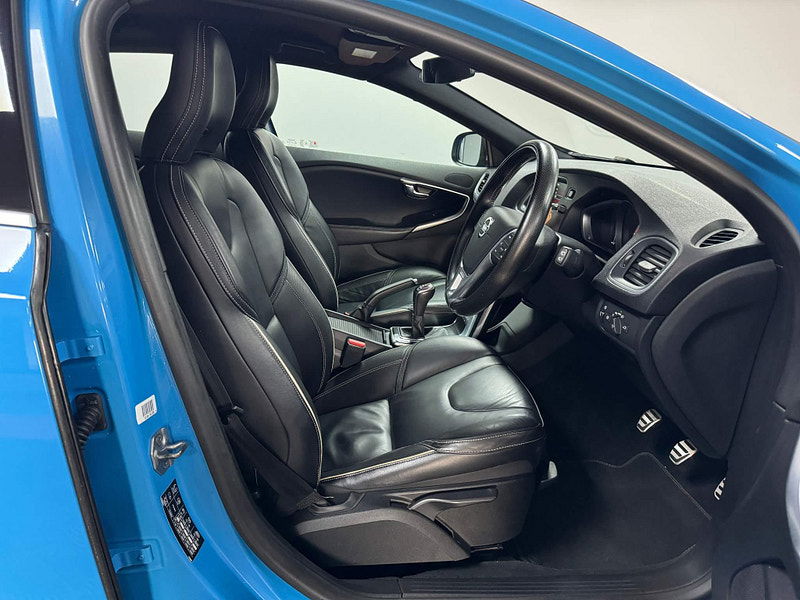 Volvo V40 2.0 D4 R-Design Lux Nav Euro 6 (s/s) 5dr 5dr Manual 2025
