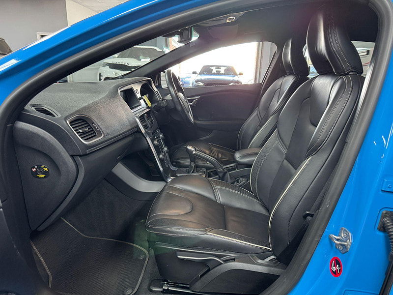 Volvo V40 2.0 D4 R-Design Lux Nav Euro 6 (s/s) 5dr 5dr Manual 2025