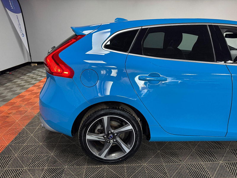 Volvo V40 2.0 D4 R-Design Lux Nav Euro 6 (s/s) 5dr 5dr Manual 2025