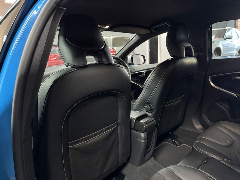 Volvo V40 2.0 D4 R-Design Lux Nav Euro 6 (s/s) 5dr 5dr Manual 2025