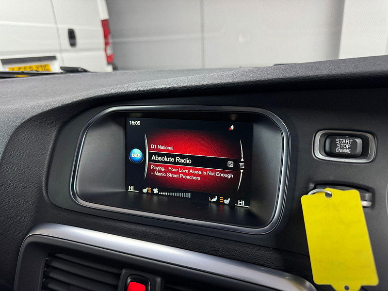 Volvo V40 2.0 D4 R-Design Lux Nav Euro 6 (s/s) 5dr 5dr Manual 2025