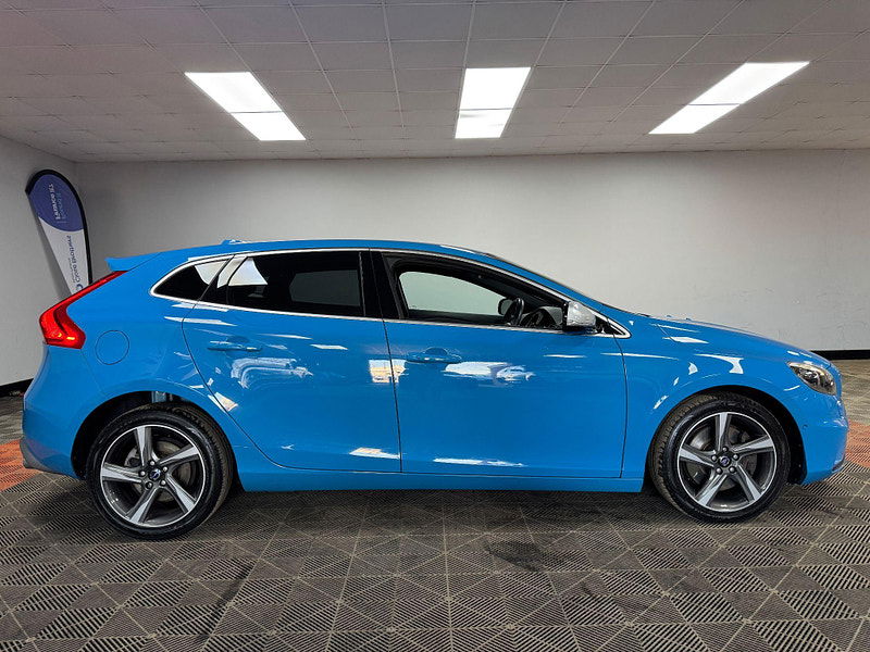 Volvo V40 2.0 D4 R-Design Lux Nav Euro 6 (s/s) 5dr 5dr Manual 2025