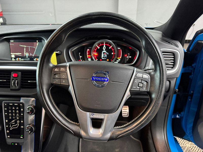 Volvo V40 2.0 D4 R-Design Lux Nav Euro 6 (s/s) 5dr 5dr Manual 2025
