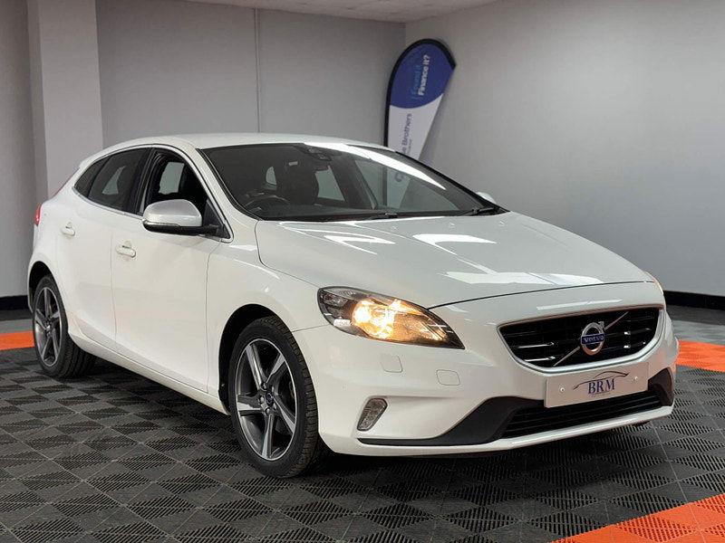 Volvo V40 2.0 T2 R-Design Euro 6 (s/s) 5dr 5dr Manual 2024