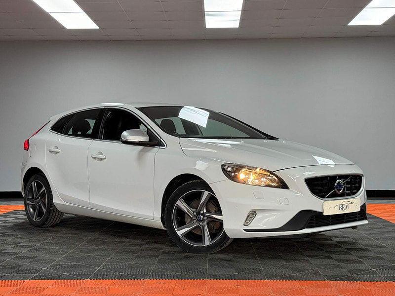 Volvo V40 2.0 T2 R-Design Euro 6 (s/s) 5dr 5dr Manual 2024