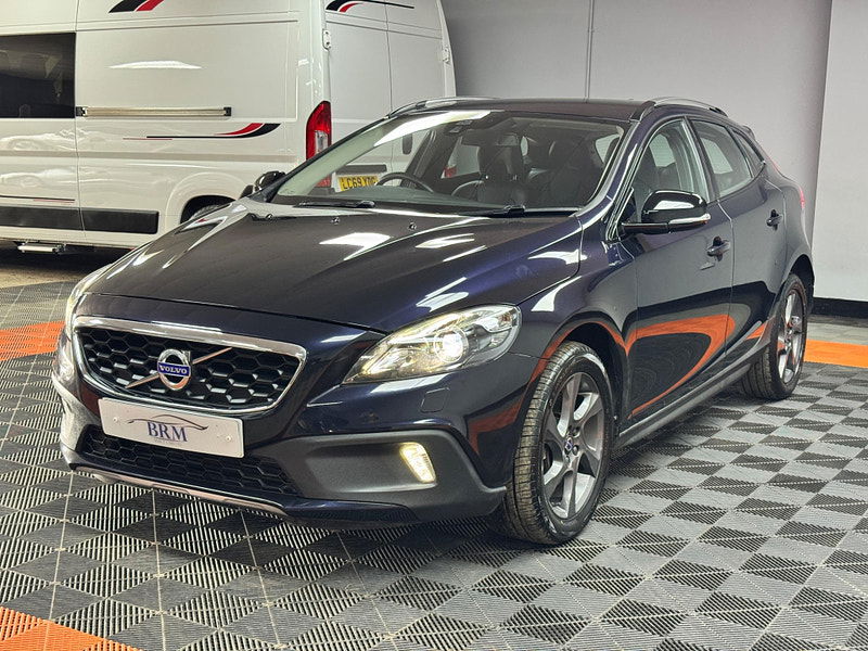 Volvo V40 Cross Country 2.0 D3 Lux Nav Euro 6 (s/s) 5dr 5dr Manual 2025