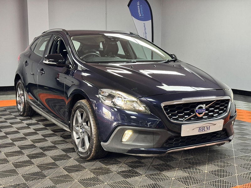 Volvo V40 Cross Country 2.0 D3 Lux Nav Euro 6 (s/s) 5dr 5dr Manual 2025