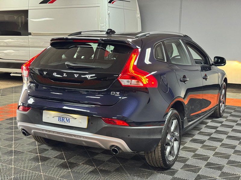 Volvo V40 Cross Country 2.0 D3 Lux Nav Euro 6 (s/s) 5dr 5dr Manual 2025