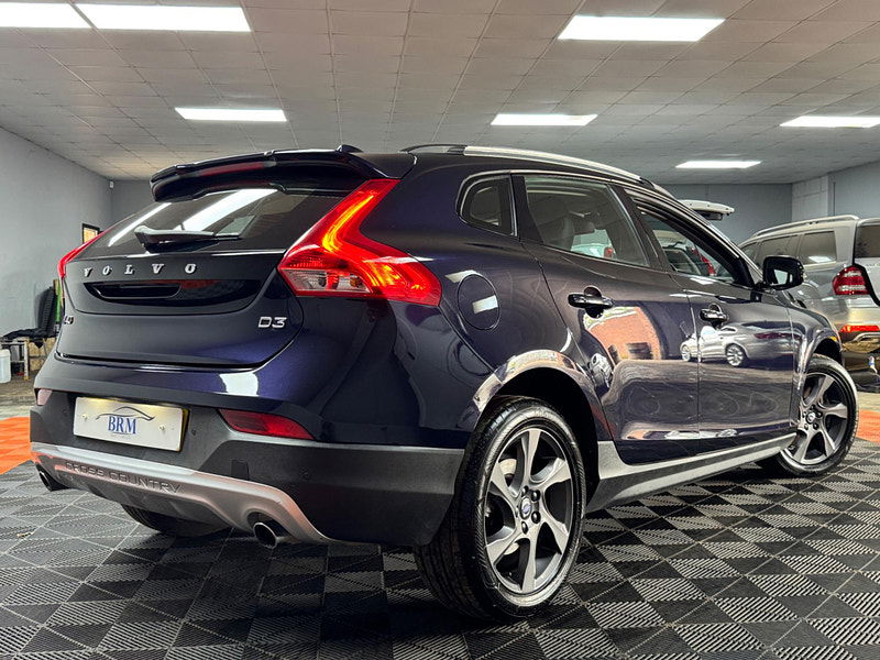 Volvo V40 Cross Country 2.0 D3 Lux Nav Euro 6 (s/s) 5dr 5dr Manual 2025