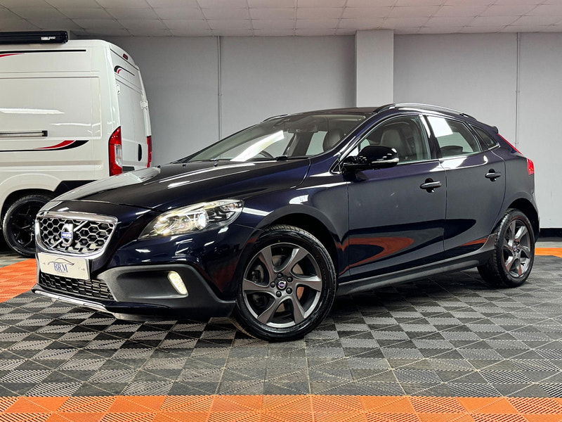 Volvo V40 Cross Country 2.0 D3 Lux Nav Euro 6 (s/s) 5dr 5dr Manual 2025