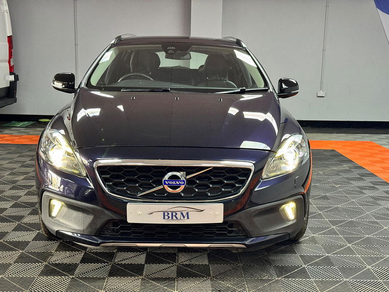Volvo V40 Cross Country 2.0 D3 Lux Nav Euro 6 (s/s) 5dr 5dr Manual 2025