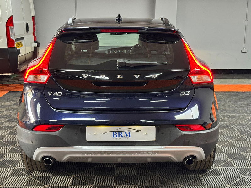 Volvo V40 Cross Country 2.0 D3 Lux Nav Euro 6 (s/s) 5dr 5dr Manual 2025