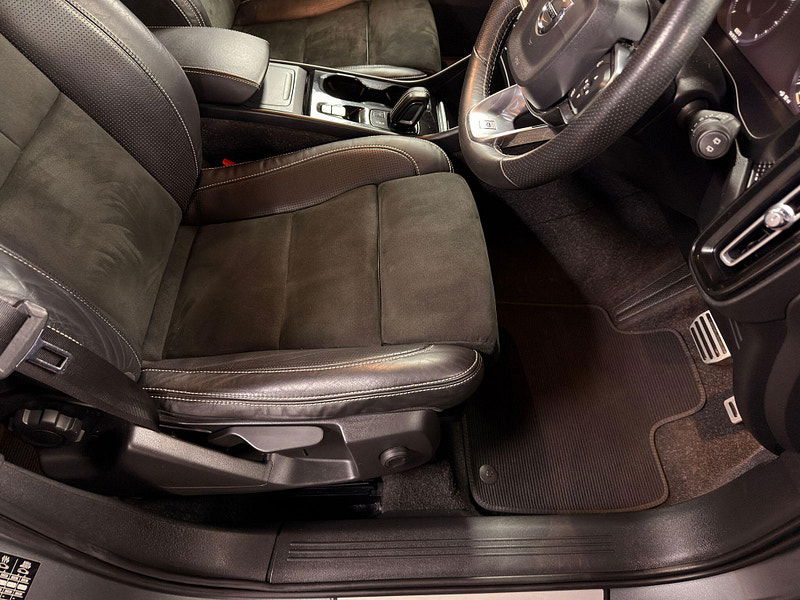 Volvo XC40 2.0 D3 R-Design Auto Euro 6 (s/s) 5dr 5dr Automatic 2026