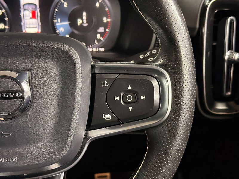 Volvo XC40 2.0 D3 R-Design Auto Euro 6 (s/s) 5dr 5dr Automatic 2026