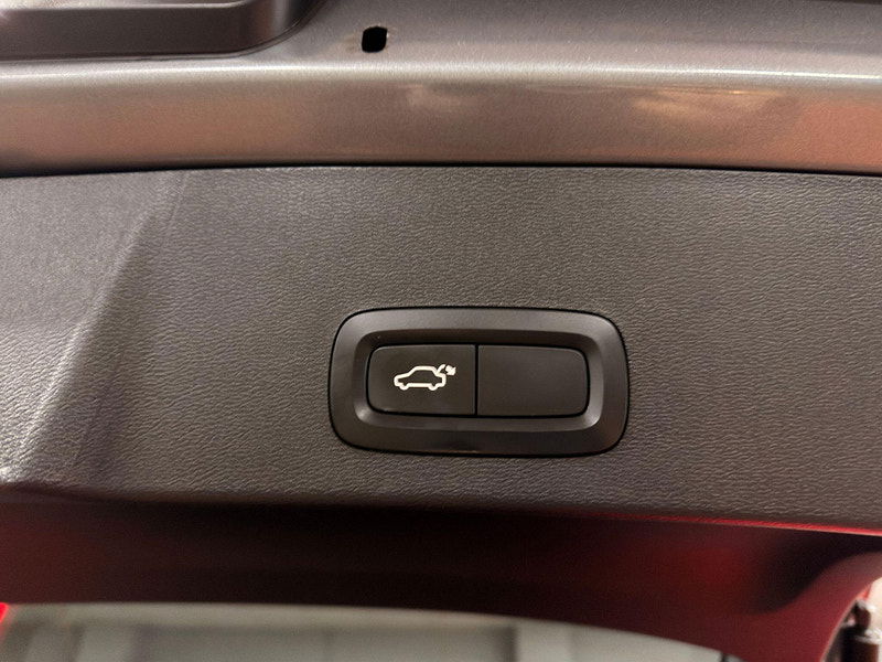 Volvo XC40 2.0 D3 R-Design Auto Euro 6 (s/s) 5dr 5dr Automatic 2026