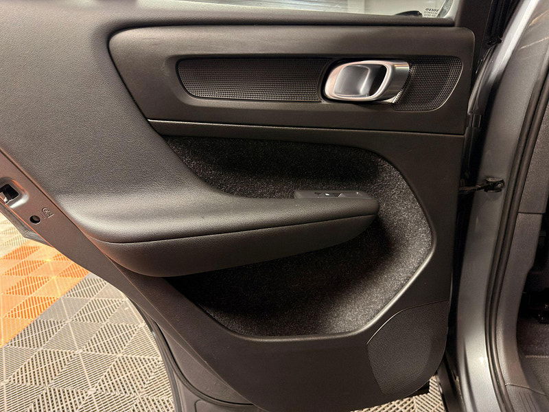 Volvo XC40 2.0 D3 R-Design Auto Euro 6 (s/s) 5dr 5dr Automatic 2026