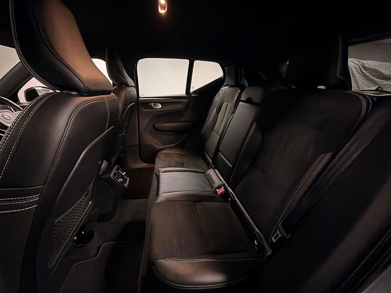 Volvo XC40 2.0 D3 R-Design Auto Euro 6 (s/s) 5dr 5dr Automatic 2026