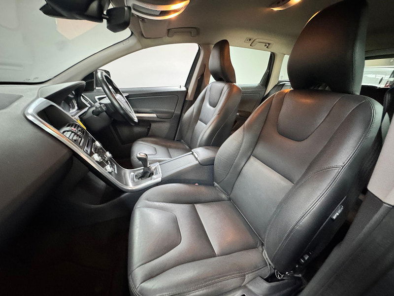 Volvo XC60 2.0 D4 SE Lux Nav Euro 6 (s/s) 5dr 5dr Manual 2025