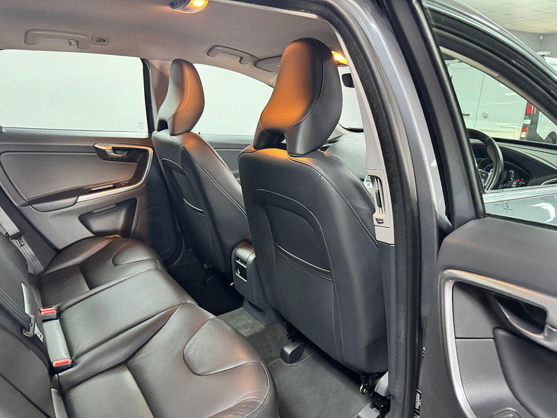 Volvo XC60 2.0 D4 SE Lux Nav Euro 6 (s/s) 5dr 5dr Manual 2025