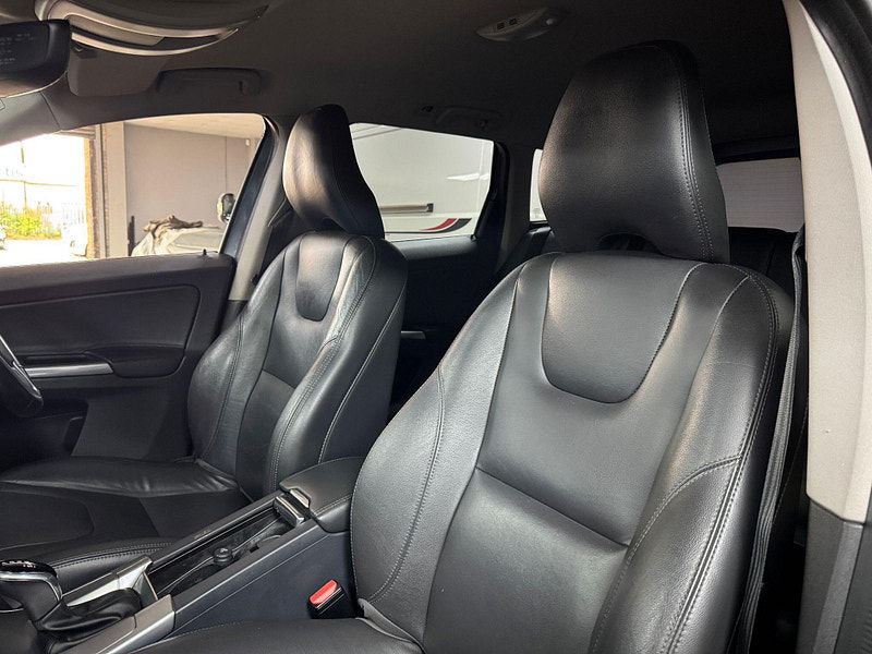 Volvo XC60 2.0 D4 SE Nav Auto Euro 6 (s/s) 5dr 5dr Automatic 2025