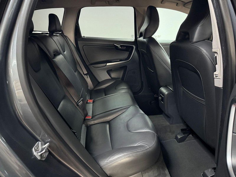 Volvo XC60 2.0 D4 SE Nav Auto Euro 6 (s/s) 5dr 5dr Automatic 2025