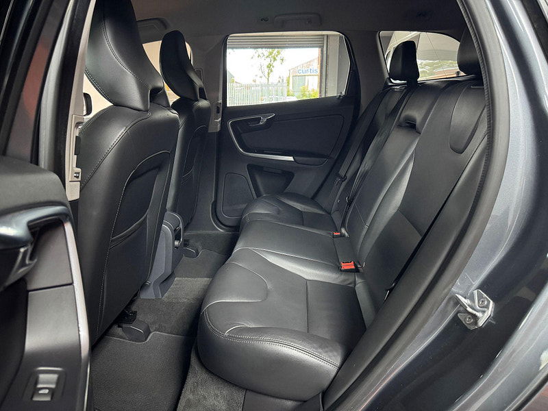 Volvo XC60 2.0 D4 SE Nav Auto Euro 6 (s/s) 5dr 5dr Automatic 2025