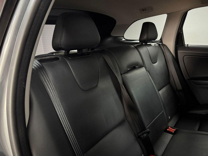 Volvo XC60 2.0 D4 SE Nav Auto Euro 6 (s/s) 5dr 5dr Automatic 2025