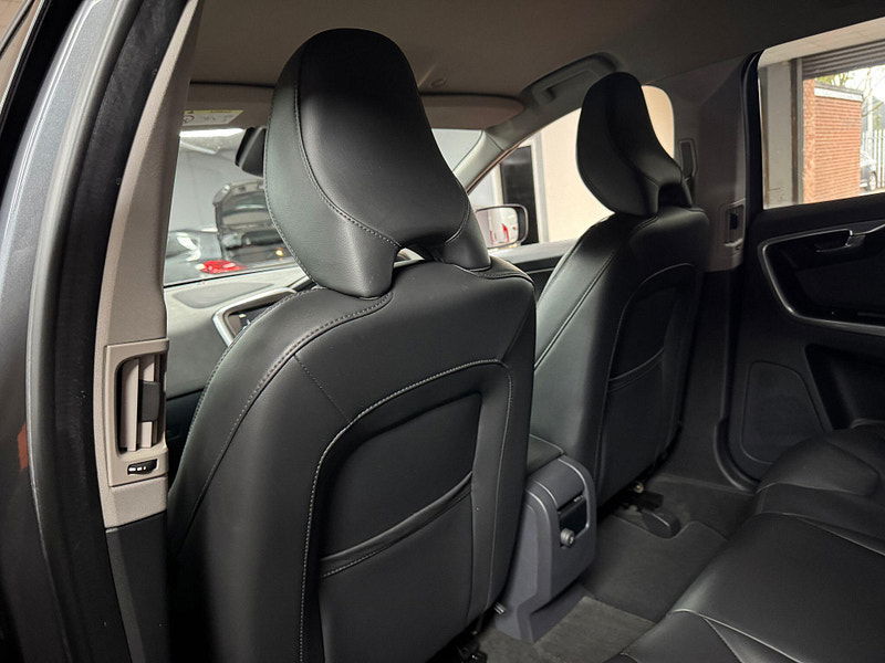Volvo XC60 2.0 D4 SE Nav Auto Euro 6 (s/s) 5dr 5dr Automatic 2025