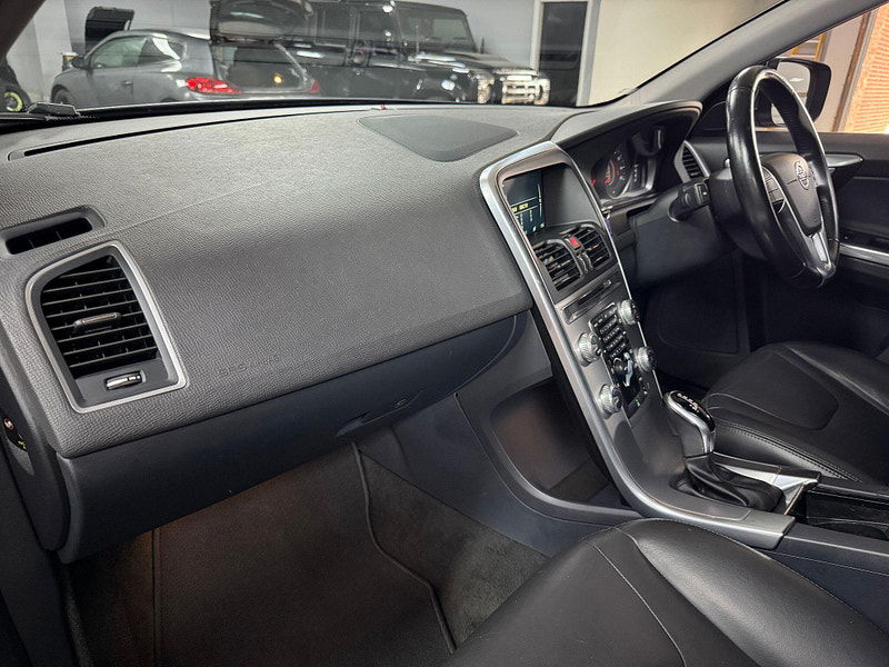 Volvo XC60 2.0 D4 SE Nav Auto Euro 6 (s/s) 5dr 5dr Automatic 2025