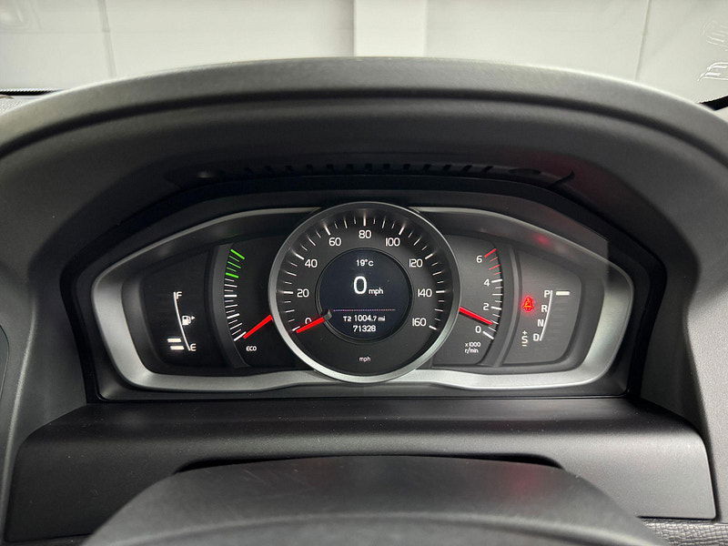 Volvo XC60 2.0 D4 SE Nav Auto Euro 6 (s/s) 5dr 5dr Automatic 2025