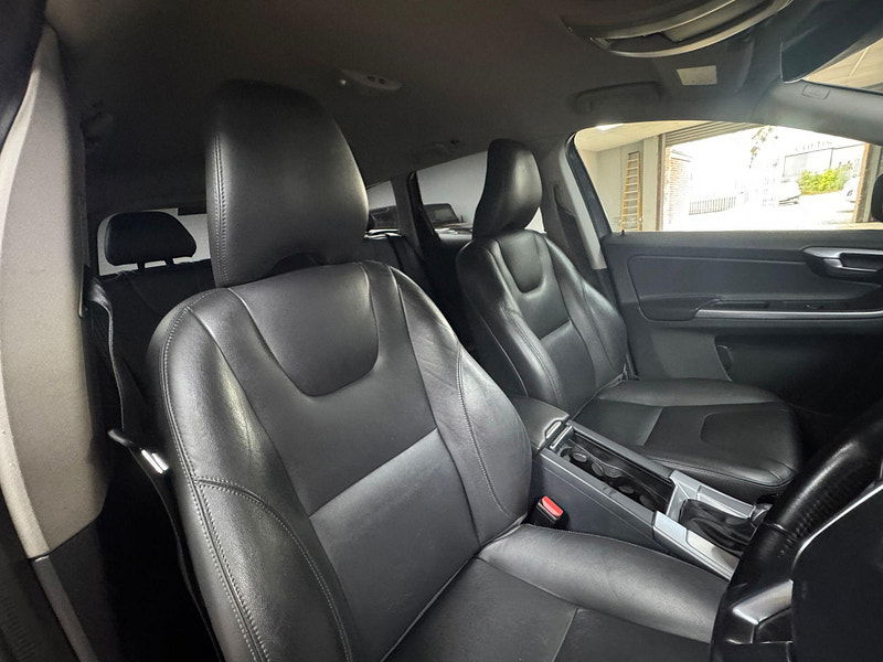 Volvo XC60 2.0 D4 SE Nav Auto Euro 6 (s/s) 5dr 5dr Automatic 2025