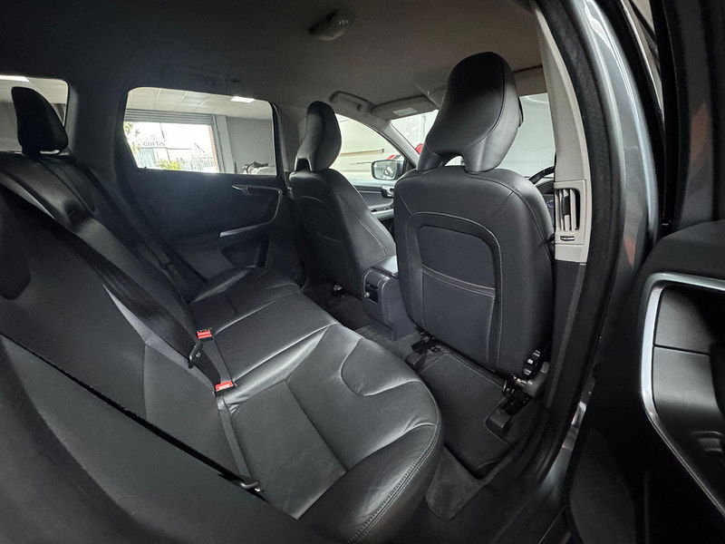 Volvo XC60 2.0 D4 SE Nav Auto Euro 6 (s/s) 5dr 5dr Automatic 2025