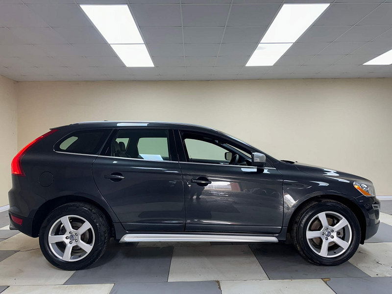 Volvo XC60 2.4 D4 R-Design AWD Euro 5 (s/s) 5dr 5dr Manual 2025