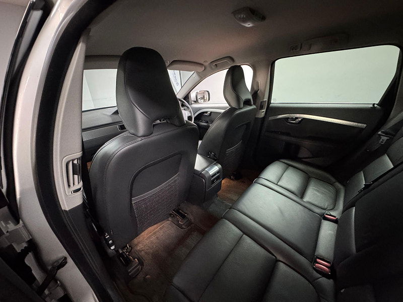 Volvo XC70 2.4 D4 SE Lux Geartronic AWD Euro 5 5dr 5dr Automatic 2025